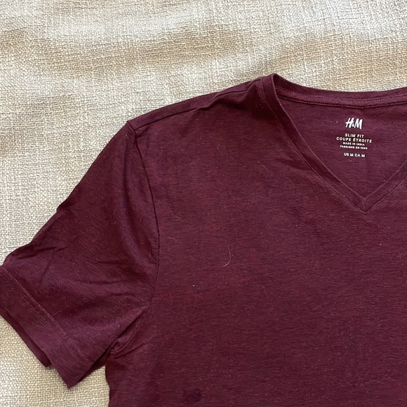 H&M slim fit tee in medium - Picture 3 of 9